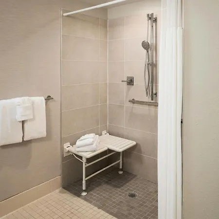 Courtyard By Marriott St. Petersburg Downtown Hotel Exterior photo